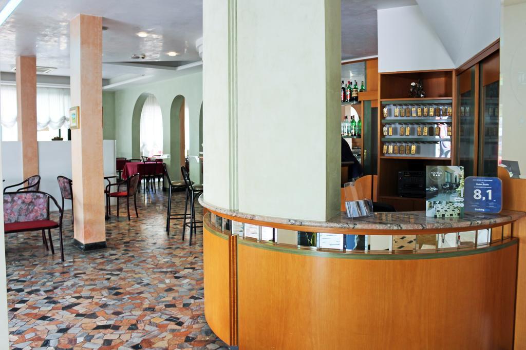 Hotel Buda Белларія-Іджеа-Марина Екстер'єр фото