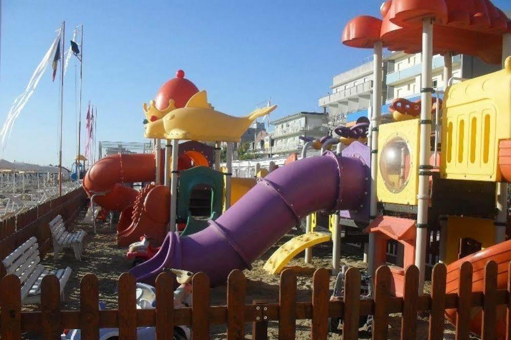 Hotel Buda Белларія-Іджеа-Марина Екстер'єр фото